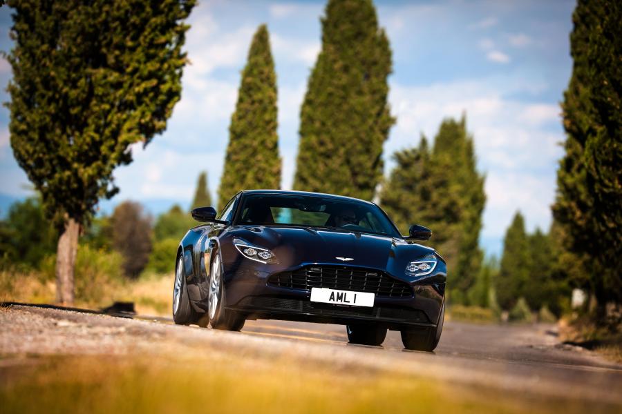  Aston Martin DB11 2016 года  (WW) (фото 5 из 41)